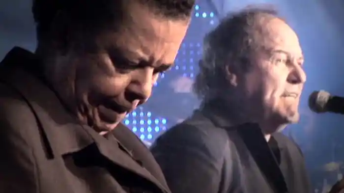 Jailhouse Rock / Hound Dog (Ao Vivo)