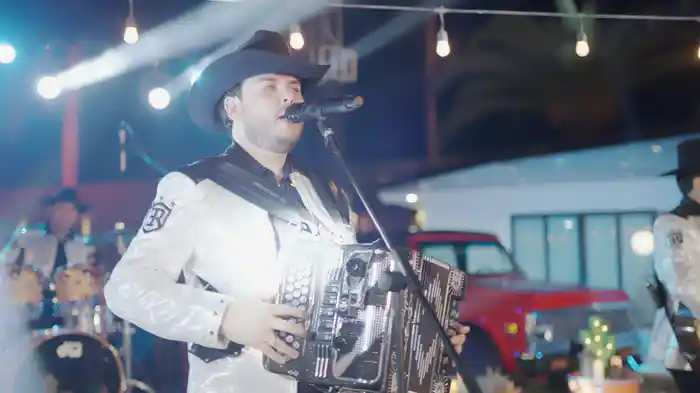 Cuídate Bien (En Vivo)