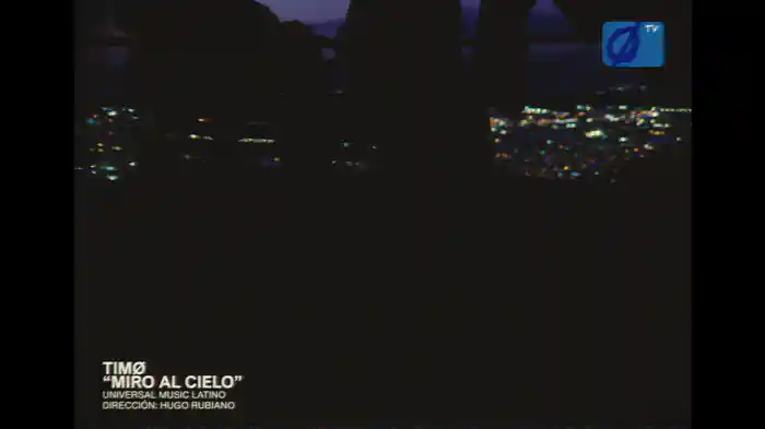 Miro Al Cielo (Lyric Video)