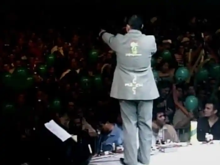 Ángel De La Noche (En Vivo)