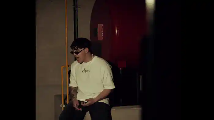 Recostada En La Cama