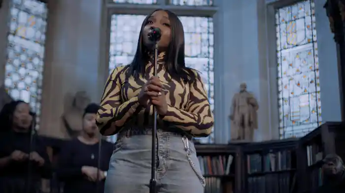 LOVE. (Acoustic Room Session)