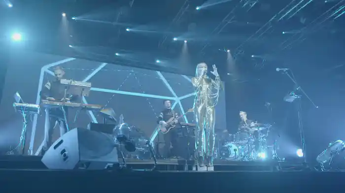 Pół Dziewczyna (Live From Error Tour 2016)