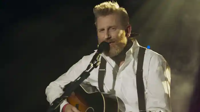 Don't It Make You Want To Go Home (Live In Hardison Mill Homestead Hall In Columbia, TN / 2021)