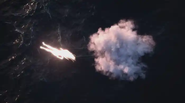 ella brilla (Lyric Video)