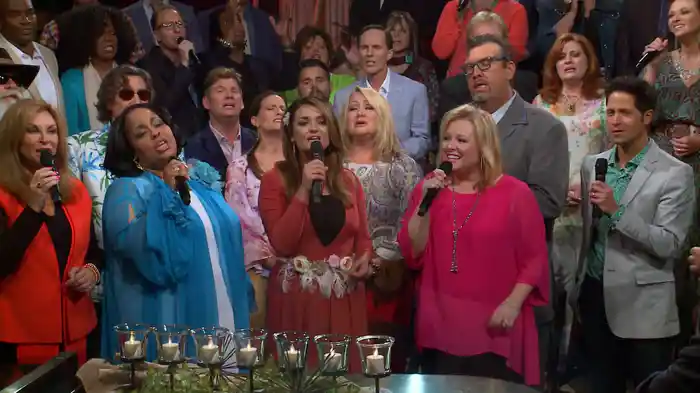 Amazing Grace (My Chains Are Gone) (Live At Studio C, Gaither Studios, Alexandria, IN/2016)