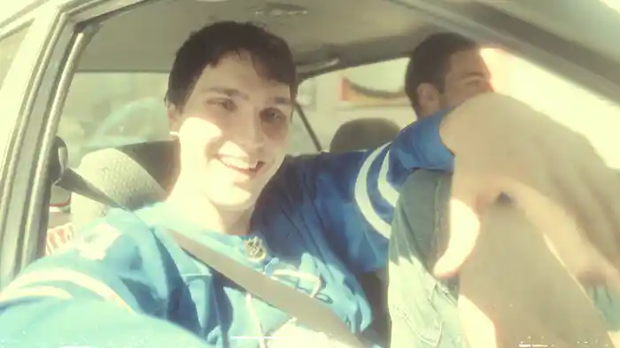 Kimse Bir Ben Değil (Lyric Video)