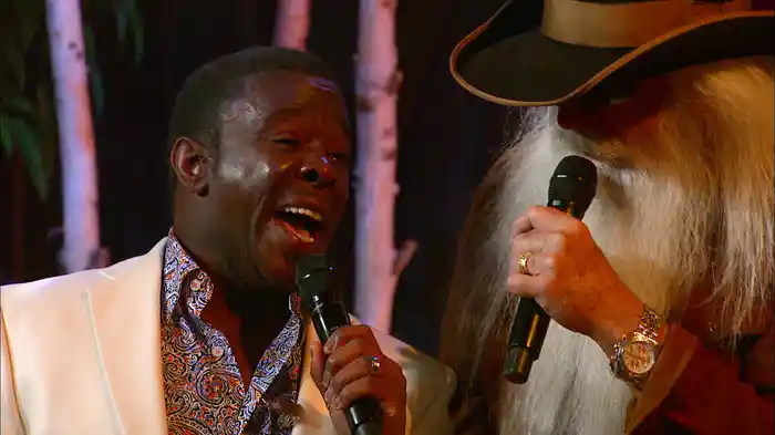 Jesus Loves Me (Live)