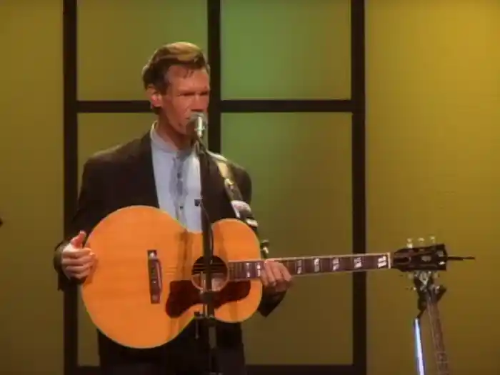 Turn Your Radio On (Live At Calvary Assemble Of God, Orlando, FL/2003)