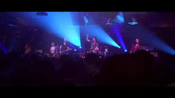 Round Here (Live From Joe's Bar, Chicago / 2012)