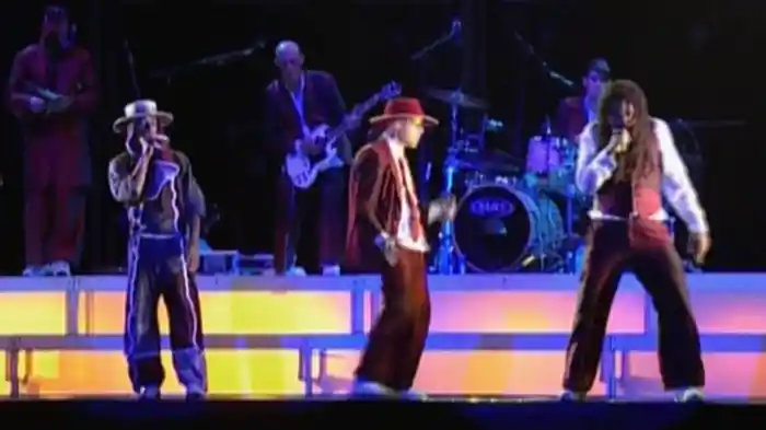 Ding (Das Fest Karlsruhe 2006 / Live)