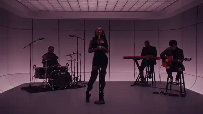 Horas y Horas (Lyric Video)