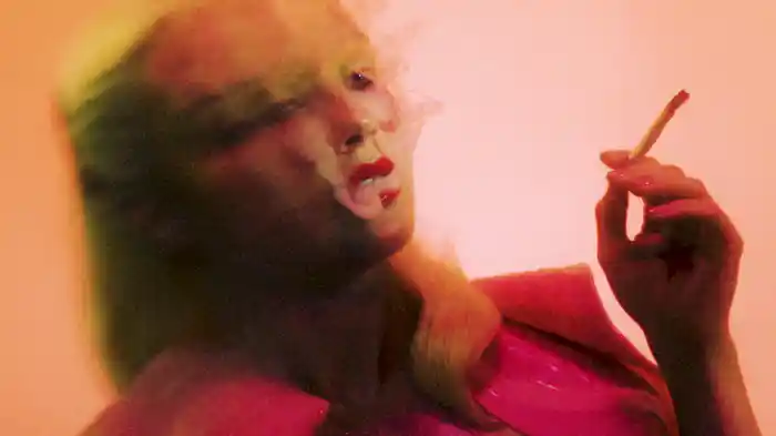 Girls (Visualizer)