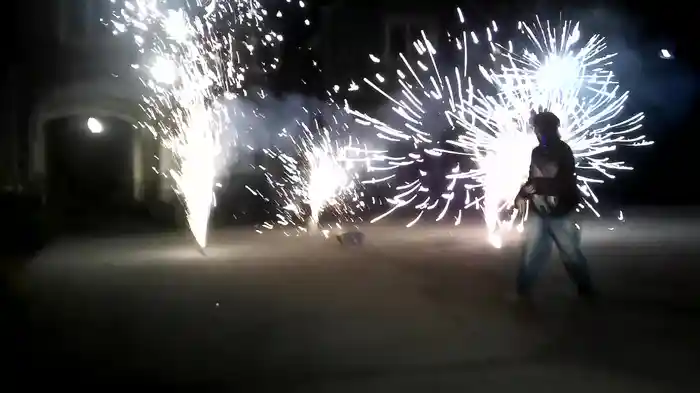 i’m too pretty for this (Visualizer)
