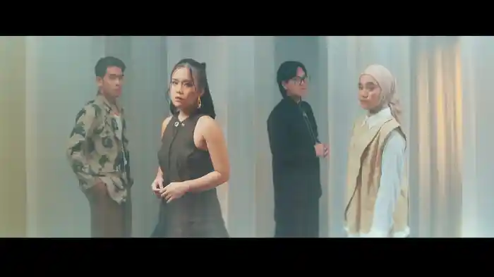 Bayangan Cinta Yang Lalu