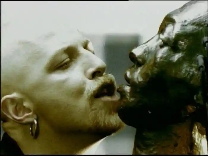 Mama Mae' (Videoclip)