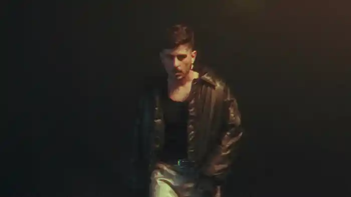 Un poco cabrón (Lyric Video)