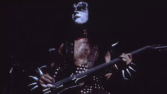 Deuce (Live/1975 / Visualizer)