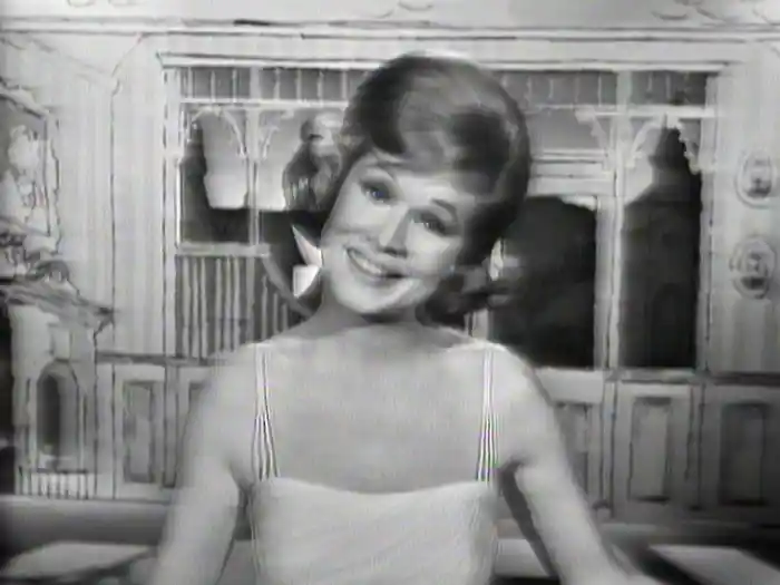 Side By Side/Three Little Sisters/Tiger Rag/Somewhere Over The Rainbow (Medley/Live On The Ed Sullivan Show, March 31, 1963)