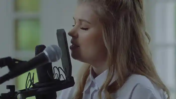 Tanssii Susien Kaa (Live Looping Video)