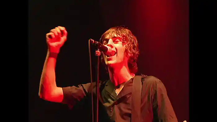 The Drugs Don't Work (Live At Haigh Hall, Wigan, UK / 24th May 1998)