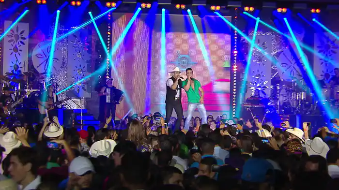 De 4 Paredes (De Quatro Paredes) (Ao Vivo)