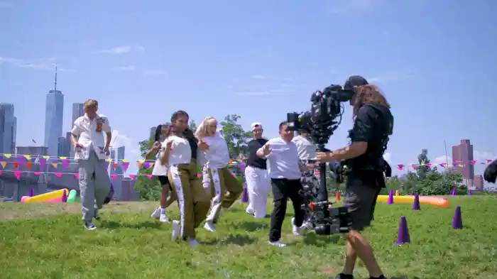 un x100to (Detrás de las Cámaras)