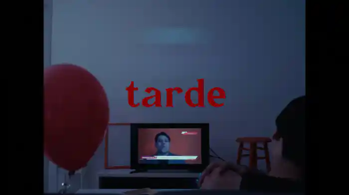 tarde (Lyric Video)