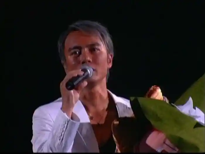 一生不愛別人 (2002 Live)