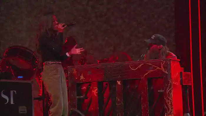 I'm Leaning On You (Live From Passion 2020)