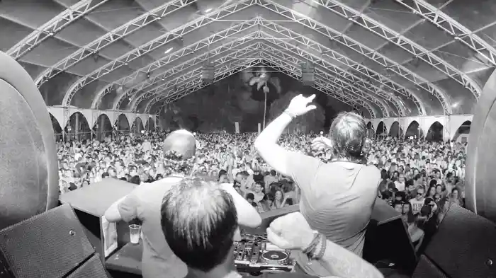 Shots & Squats (Make U Sweat Remix)