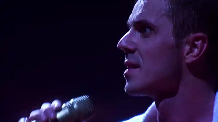 Mary (Live At The O2, London, UK / 2007)