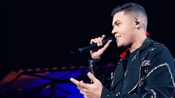 Vai Trabalhar Virada (Felipe Araújo In Brasília / Ao Vivo Na Praia / 2019)