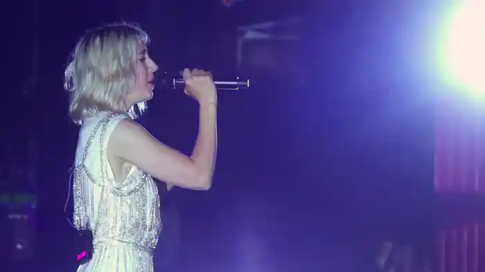 Mitt hjärta blöder (Live From Cirkus, Stockholm / 2018)