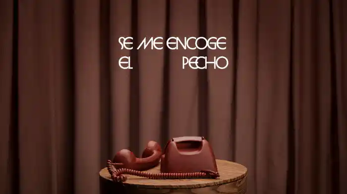 Se Me Encoge El Pecho (Lyric Video)