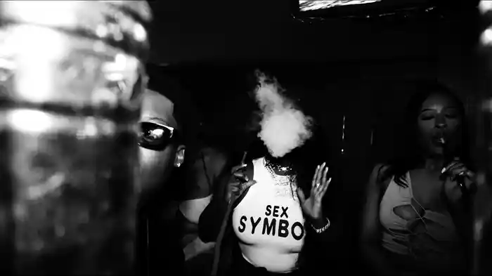 BAD BITCH (Body, Waist, Lips, Face)