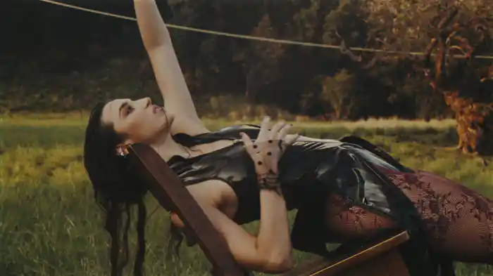 Todo y Nada (Visualizer)