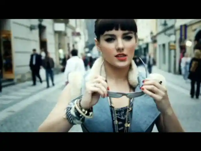 Maska (I Need A Hero)