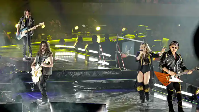 Las Curvas De Esa Chica (En Vivo)