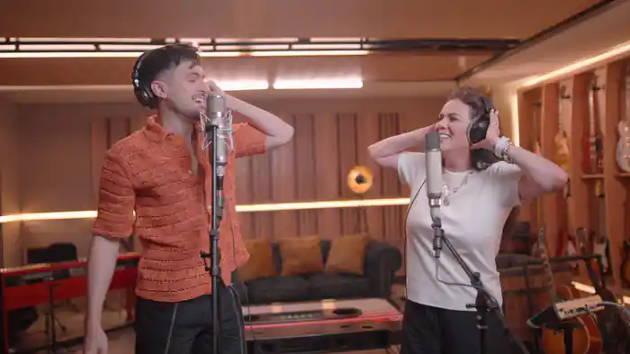 Y Nos Dieron Las Diez