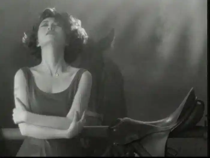 Meng Li Ye Chan Mian (Karaoke)