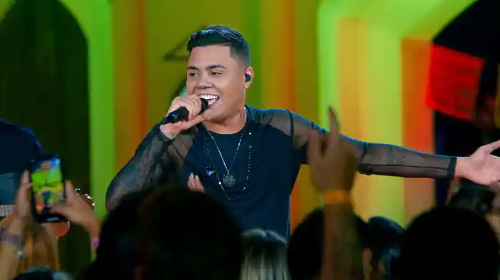 Atrasadinha (Felipe Araújo In Brasília / Ao Vivo Na Praia / 2019)