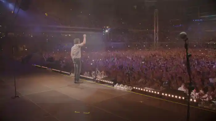 Mujer De Las Mil Batallas (En Directo En El Estadio Olímpico De La Cartuja De Sevilla / 2016)