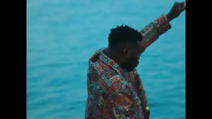 DIVE IN (Visualizer)