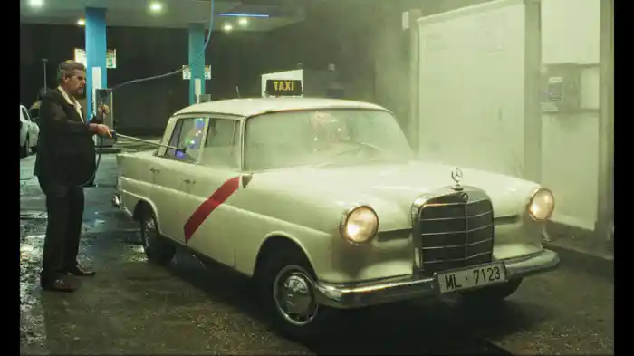 Irónico (Visualizer)