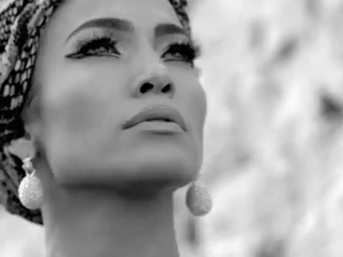 アイム・イントゥ・ユー feat．リル・ウェイン