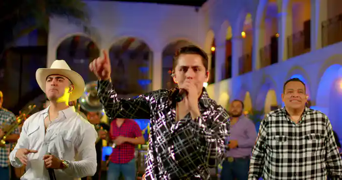 Popurrí - Laurita Garza / Jefe De Nuevo Laredo / El Molino (En Vivo)