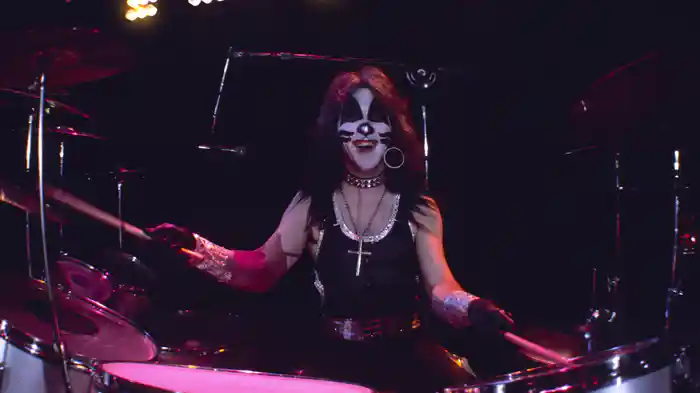 Strutter (Live/1975 / Visualizer)