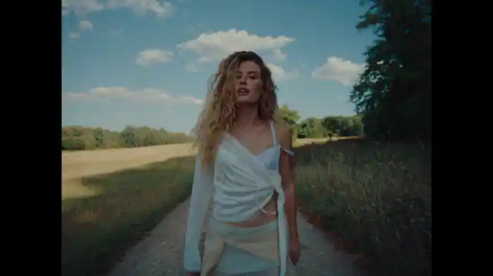 Hi, Everyone Leave Please