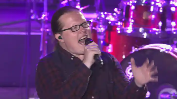 Keep On Singing (Live)